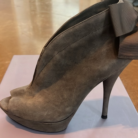 Vera Wang Granite Suede Leather Royce Peep Toe Bow  Platform Ankle Booties - Picture 7 of 12